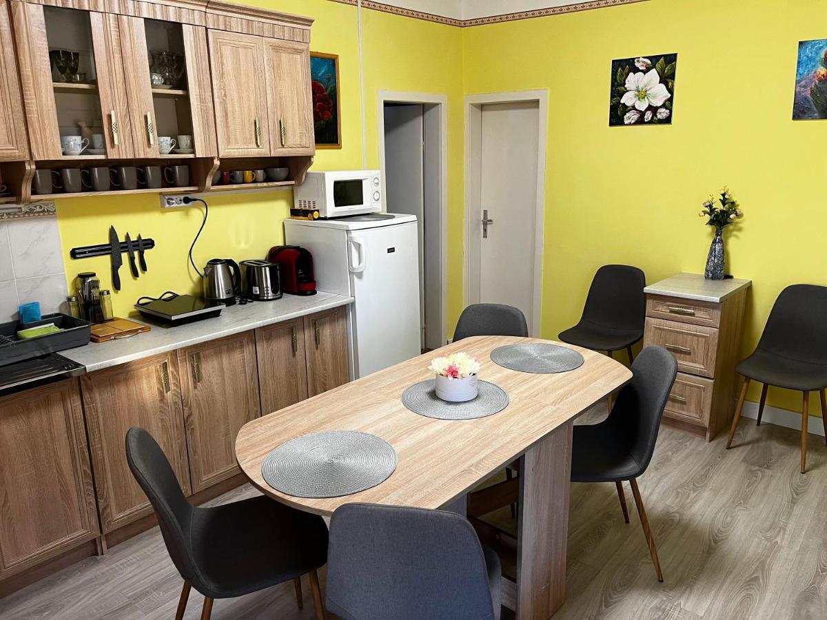 Postakocsi Vendeghaz Kisgyor Hotell Eksteriør bilde